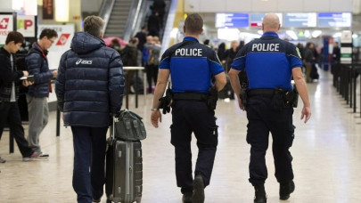 swiss police say knife wielding asylum seeker killed by officer swiss police say knife wielding asylum seeker killed by officer