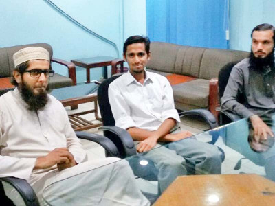 students setting up weather stations in twin cities students setting up weather stations in twin cities