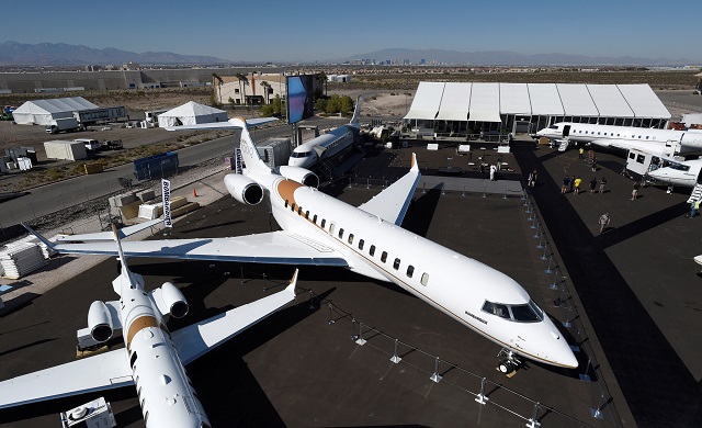 bombardier s new global 7000 makes trade show debut