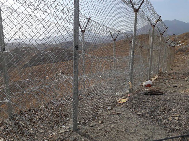 pak afghan border villages brace for berlin wall style divide