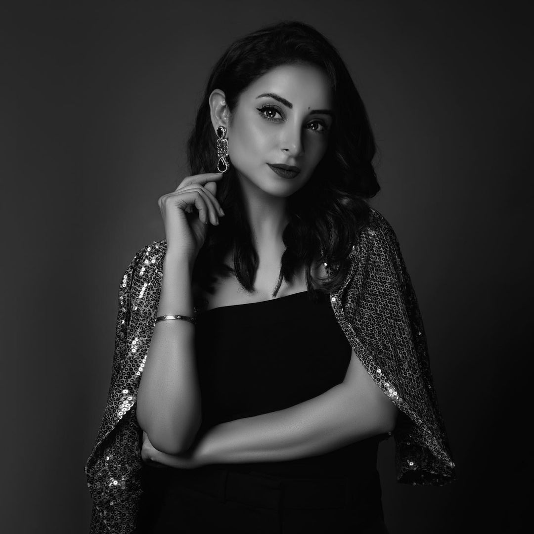 We don't know how to communicate: Sarwat Gilani - Vimarsana News