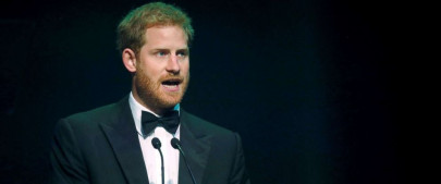 prince harry accepts award on behalf of late princess diana