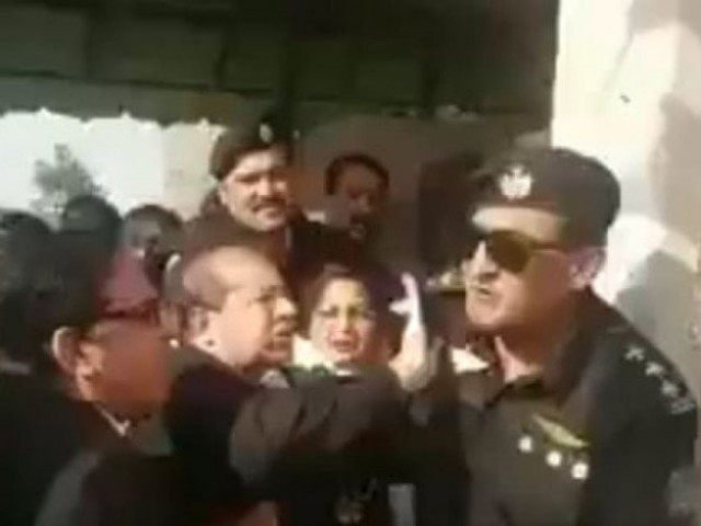 a lawyer is seen slapping a policeman deputed outside an accountability court in islamabad on friday october 13 2017 photo screengrab a lawyer is seen slapping a policeman deputed outside an accountability court in islamabad on friday october 13 2017 photo screengrab