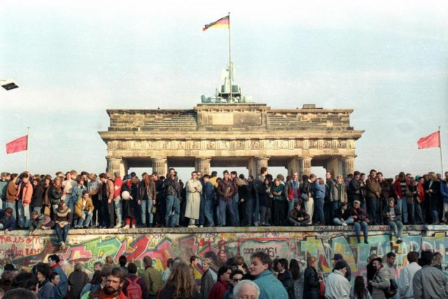 a demonstration at berlin wall in 1989 photo reuters a demonstration at berlin wall in 1989 photo reuters