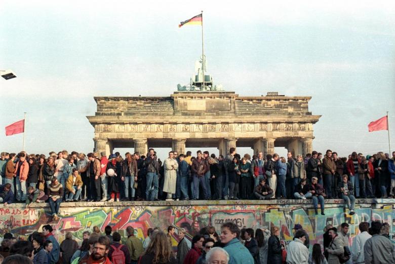 a demonstration at berlin wall in 1989 photo reuters