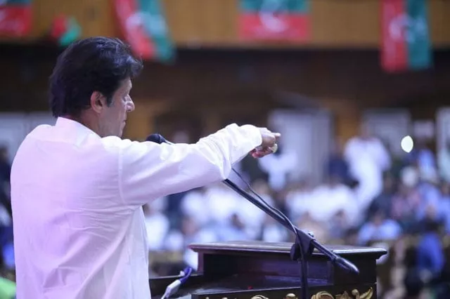pakistan tehreek e insaf chairman imran khan addresses party workers 039 convention in islamabad on sunday october 15 2017 photo twitter com insafpk pakistan tehreek e insaf chairman imran khan addresses party workers 039 convention in islamabad on sunday october 15 2017 photo twitter com insafpk
