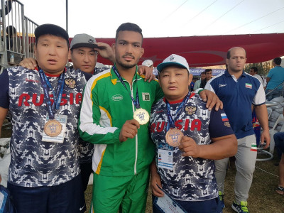 inam wins seniors world championship inam wins seniors world championship