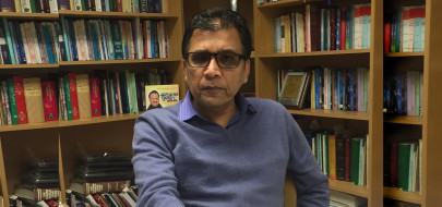 nadeem nusrat denies reports he s parted ways with altaf hussain