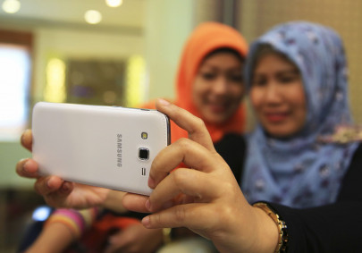 islamic seminary issues fatwa banning muslims from posting pictures on social media islamic seminary issues fatwa banning muslims from posting pictures on social media