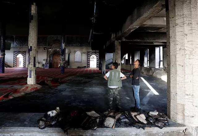 afghans stand inside a shia muslim mosque after yesterday 039 s attack in kabul afghanistan august 26 2017 photo reuters afghans stand inside a shia muslim mosque after yesterday 039 s attack in kabul afghanistan august 26 2017 photo reuters