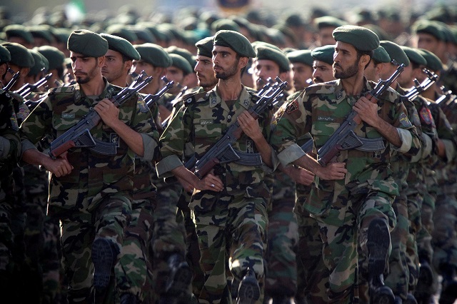 members of iran 039 s revolutionary guards march during a military parade to commemorate the 1980 88 iran iraq war in tehran september 22 2007 photo reuters