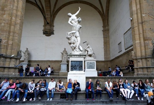 tourists in italy photo reuters