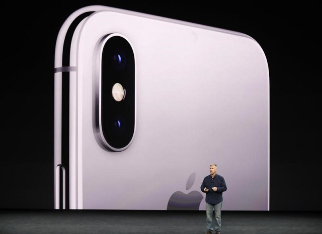 apple senior vice president of worldwide marketing phil schiller introduces the iphone x during a launch event in cupertino california us september 12 2017 photo reuters