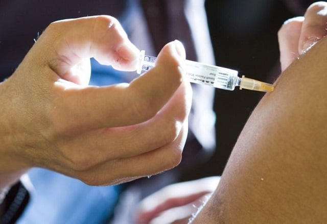 a student receives a measles vaccine injection at the ecole polytechnique federale de lausanne epfl in ecublens near lausanne march 23 2009 photo reuters a student receives a measles vaccine injection at the ecole polytechnique federale de lausanne epfl in ecublens near lausanne march 23 2009 photo reuters