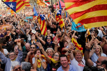 catalan parliament votes to split from spain catalan parliament votes to split from spain