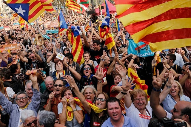 people celebrate after catalonia 039 s parliament voted to declare independence from spain on october 27 2017 in barcelona photo afp people celebrate after catalonia 039 s parliament voted to declare independence from spain on october 27 2017 in barcelona photo afp