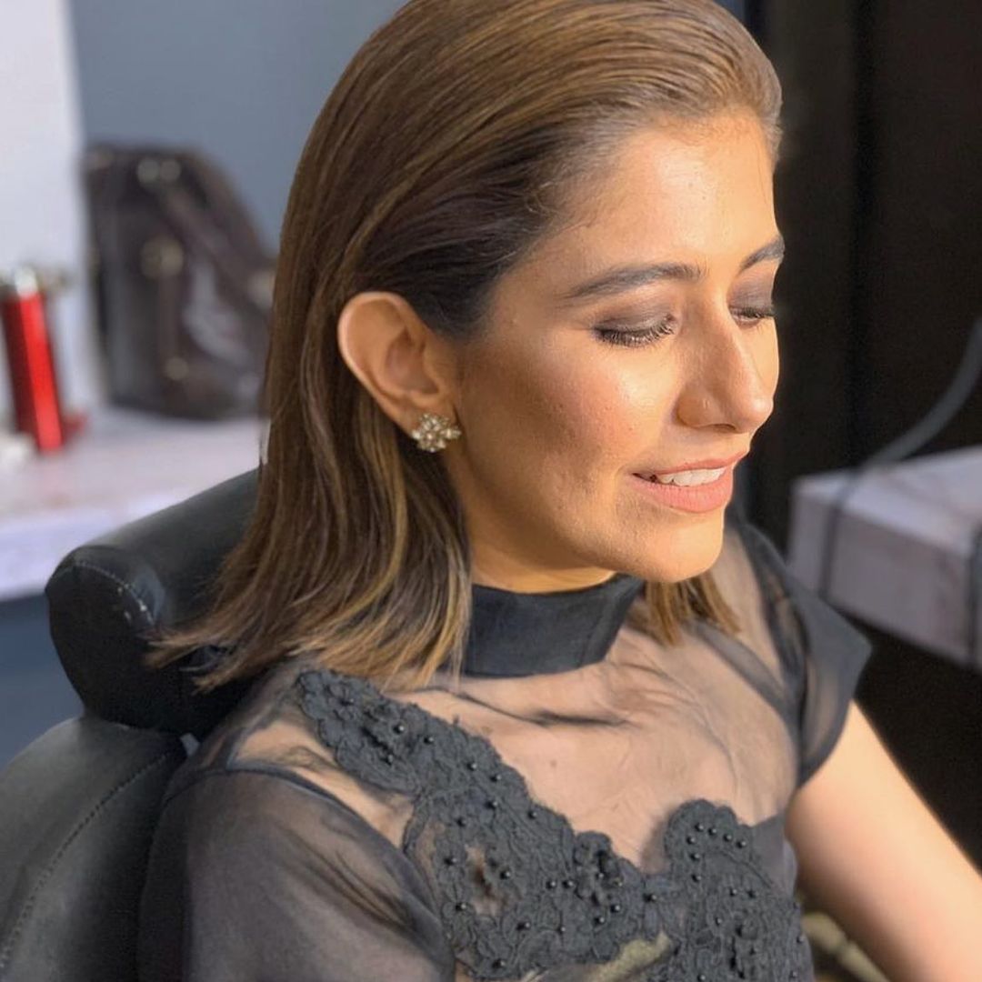 Syra Yousuf shuts down trolls mocking her skin - Vimarsana News