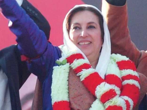 one of the friends of benazir bhutto desmond de silva recalls how he persuaded her not to return to pakistan photo file