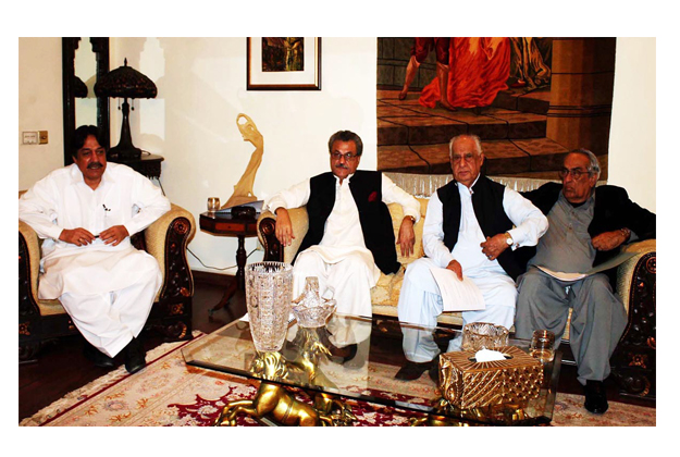 pir sadaruddin shah rashdi presiding over a meeting of grand democratic alliance at his residence photo online