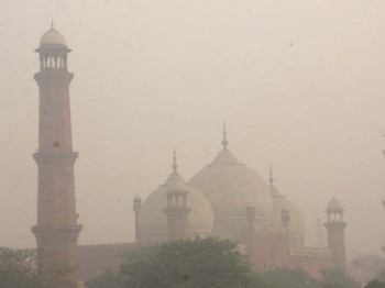 pakistan air pollution cuts life expectancy