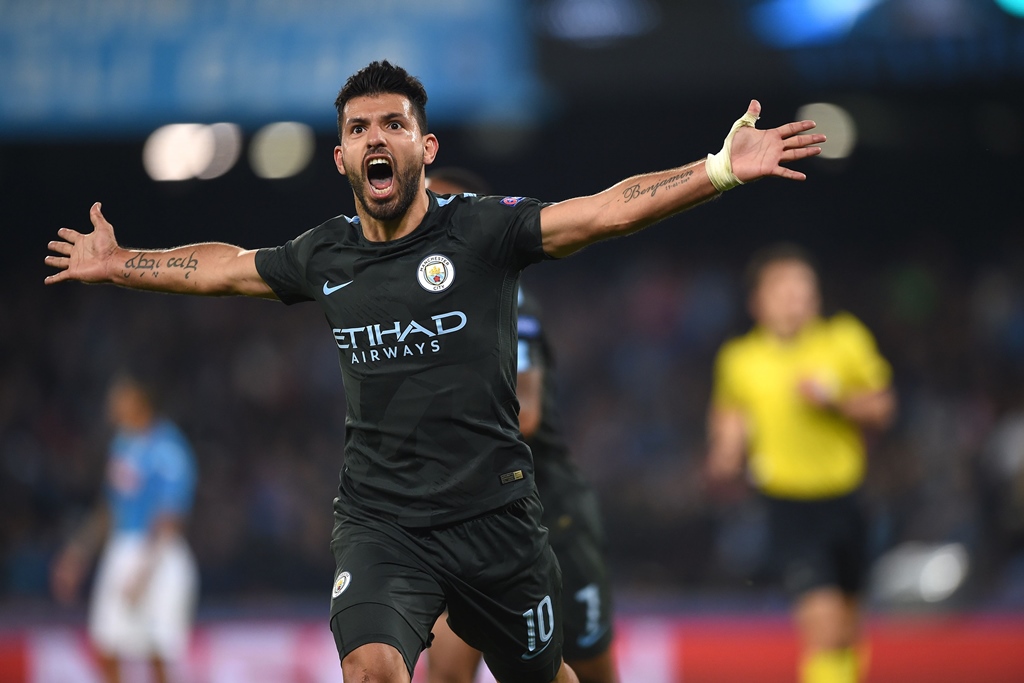 the 29 year old argentine beat the old mark of 177 set by eric brook during the 1930s when he netted city 039 s third goal in naples after 69 minutes photo afp