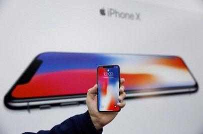 over 300 iphone x devices stolen from a delivery truck over 300 iphone x devices stolen from a delivery truck