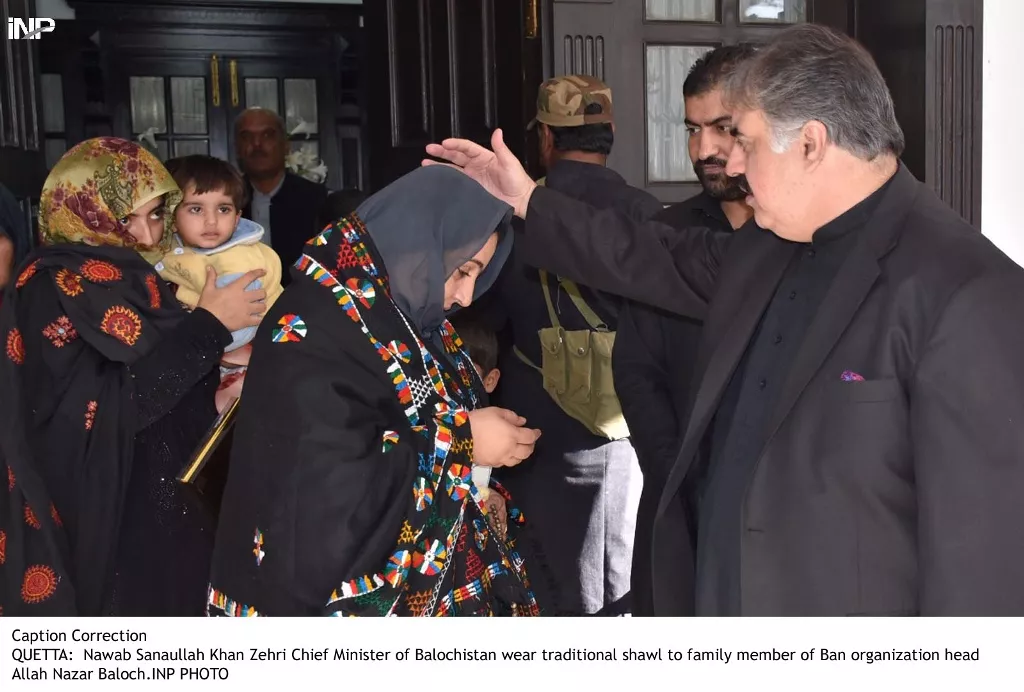 balochistan chief minister nawab sanaullah khan zehri is photographed with the family of dr allah nazar released by the security forces on november 3 2017 photo inp balochistan chief minister nawab sanaullah khan zehri is photographed with the family of dr allah nazar released by the security forces on november 3 2017 photo inp