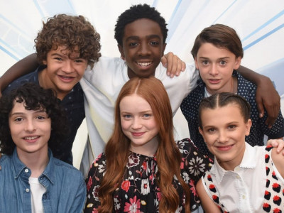 model in trouble for asking stranger things child star to hit her up model in trouble for asking stranger things child star to hit her up