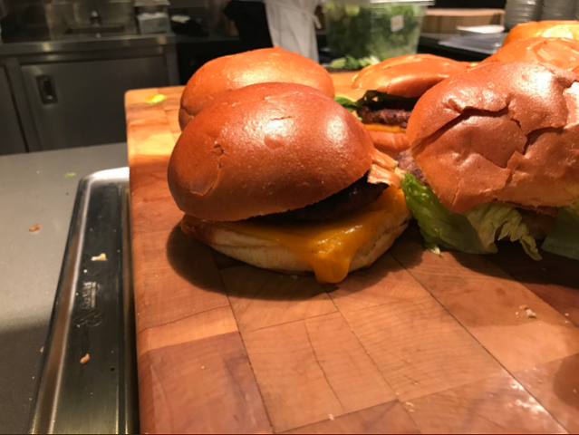 google serves android burger photo twitter google serves android burger photo twitter