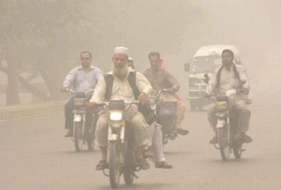 smog hits multan disturbs flights smog hits multan disturbs flights