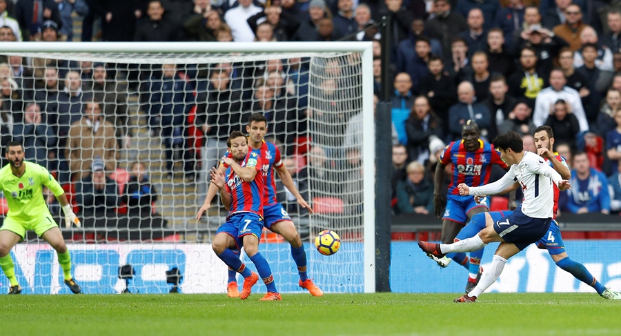 tottenham 039 s son heung min scores their first goal against crystal palace on november 5 2017 photo reuters