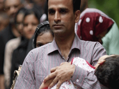 release pakistani somali asylum seekers detained in raids urges rights group release pakistani somali asylum seekers detained in raids urges rights group