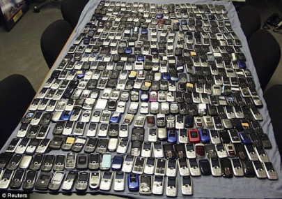 smuggled phones worth rs1b recovered from karachi smuggled phones worth rs1b recovered from karachi