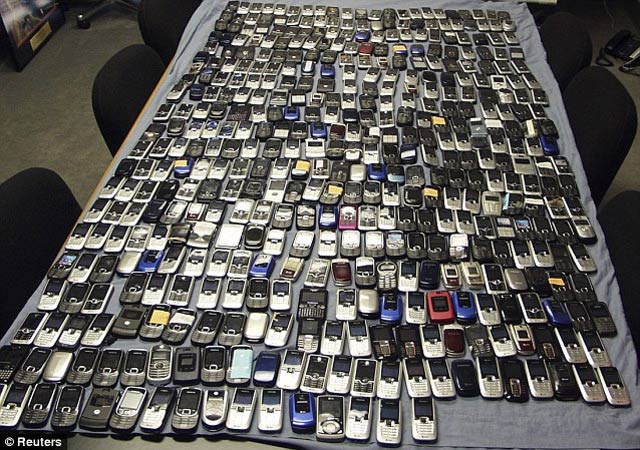 smuggled phones worth rs1b recovered from karachi