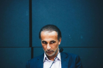oxford islamic scholar tariq ramadan goes on leave as sex abuse allegations mount