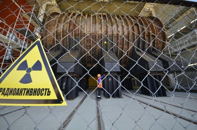 an employee looks at equipment in a new facility at a nuclear waste disposal plant in the town of fokino in russia 039 s far eastern primorsky region photo reuters