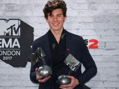shawn mendes and eminem among winners at mtv europe music awards shawn mendes and eminem among winners at mtv europe music awards