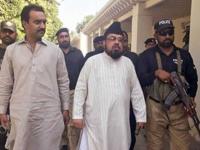 mufti qavi granted bail in qandeel baloch murder case mufti qavi granted bail in qandeel baloch murder case