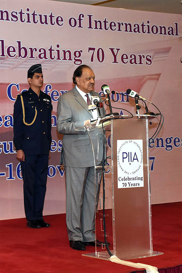 president mamnoon hussain addresses a seminar organised by the pakistan institute of international affairs photo app