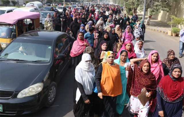hundreds of lady health workers marched towards cm house on november 16 to protest unpaid salaries photo online hundreds of lady health workers marched towards cm house on november 16 to protest unpaid salaries photo online