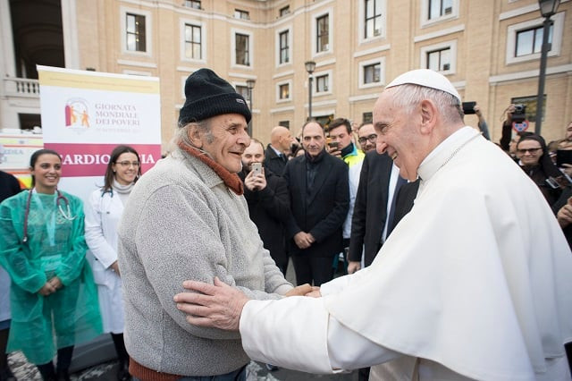 pope francis greets a man as he visits a first aid camp set up on the occasion of the world day of the poor in front of saint peter 039 s square in rome italy november 16 2017 photo via reuters pope francis greets a man as he visits a first aid camp set up on the occasion of the world day of the poor in front of saint peter 039 s square in rome italy november 16 2017 photo via reuters