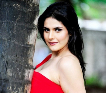 hate story 3 star mobbed and nearly molested in public hate story 3 star mobbed and nearly molested in public