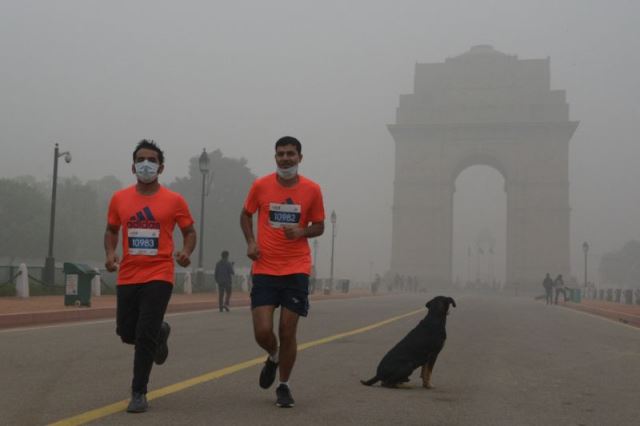 around 35 000 people registered for the race in the indian city after more than a week of hazardous pollution levels photo afp