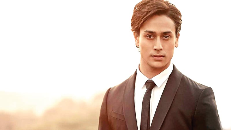 tiger shroff just revealed poster of student of the year 2 and it s something