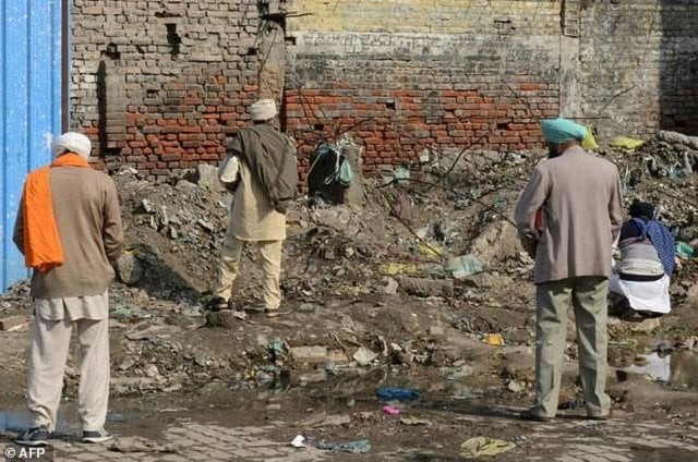 india is notorious for its lack of toilets some 70 percent of indian households do not have them while around 600 million people nearly half the population defecate in the open according to unicef photo afp india is notorious for its lack of toilets some 70 percent of indian households do not have them while around 600 million people nearly half the population defecate in the open according to unicef photo afp