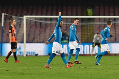 magical insigne keeps napoli s champions league hopes alive magical insigne keeps napoli s champions league hopes alive