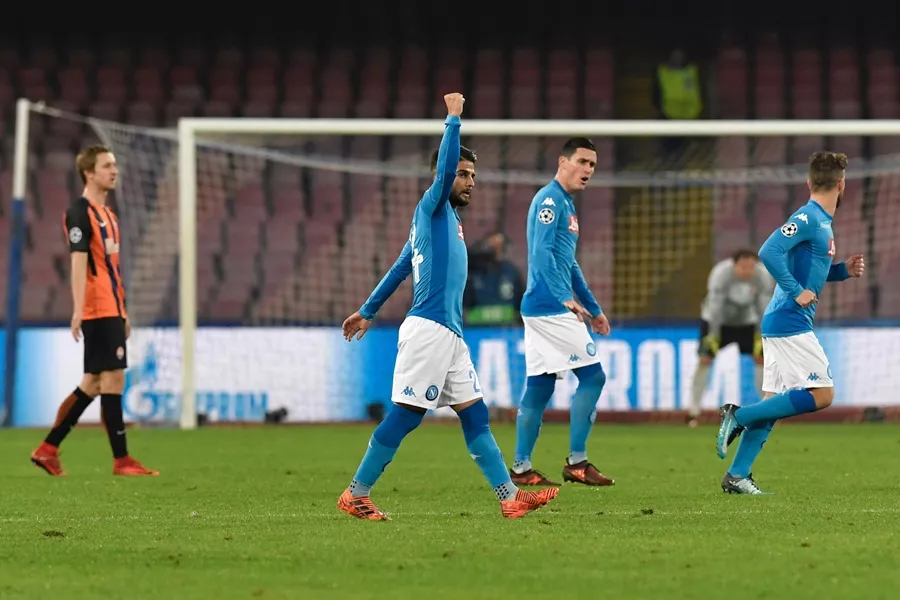napoli 039 s midfielder from italy lorenzo insigne c celebrates after scoring during the uefa champions league group f football match napoli vs shakhtar donetsk on november 21 2017 at the san paolo stadium in naples photo afp napoli 039 s midfielder from italy lorenzo insigne c celebrates after scoring during the uefa champions league group f football match napoli vs shakhtar donetsk on november 21 2017 at the san paolo stadium in naples photo afp