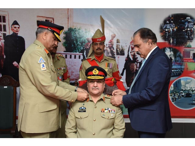 army chief gen qamar javed bajwa installs lt general anwar ali hyder as as colonel commandant of military police corps photo ispr