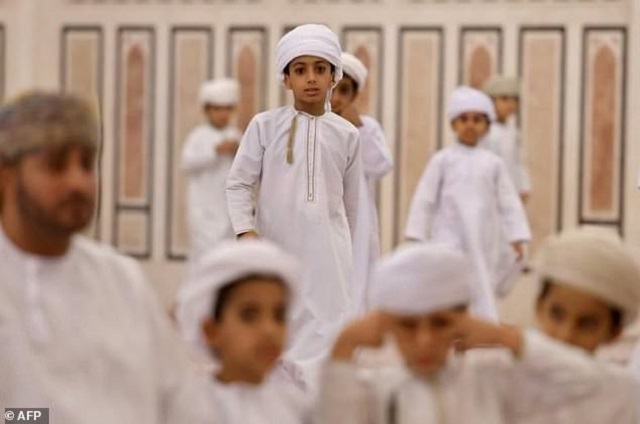 children attend a group prayer on october 31 2017 at muscat 039 s sayyida mazoon mosque in the gulf sultanate of oman photo afp