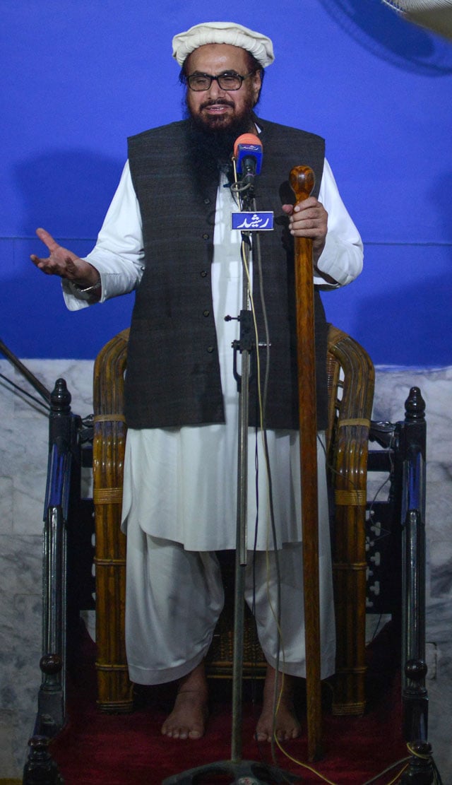 head of the jamaatud dawa jud hafiz saeed leads the friday prayers at jamia al qadsia masjid following his release in lahore on november 24 2017 photo afp